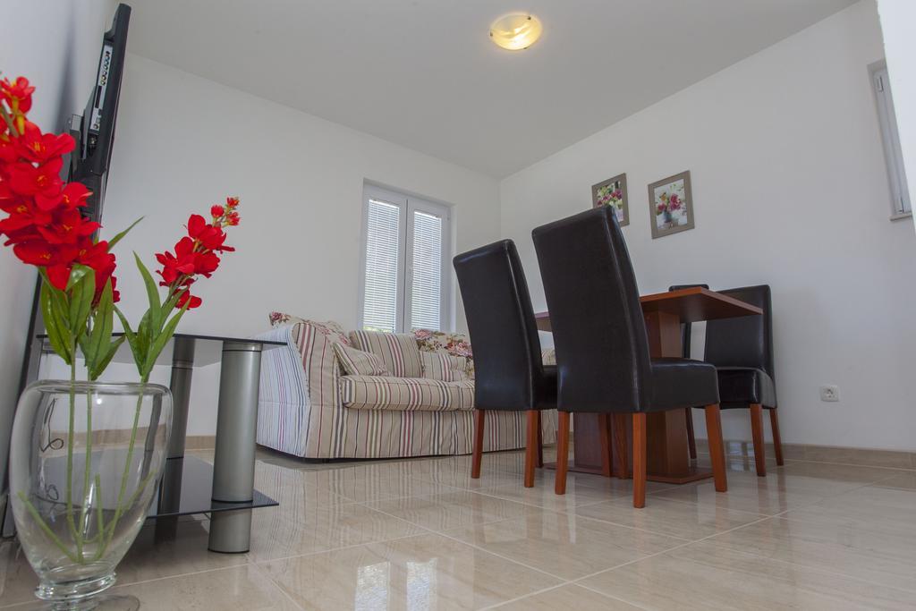 Apartment Marco Makarska Szoba fotó
